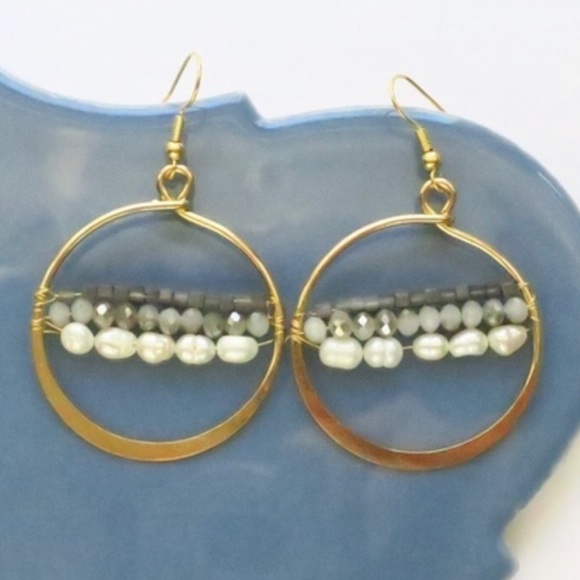 1 LEFT 5 🌟Dangle Potato Pearl Hoop earrings - Picture 7 of 8